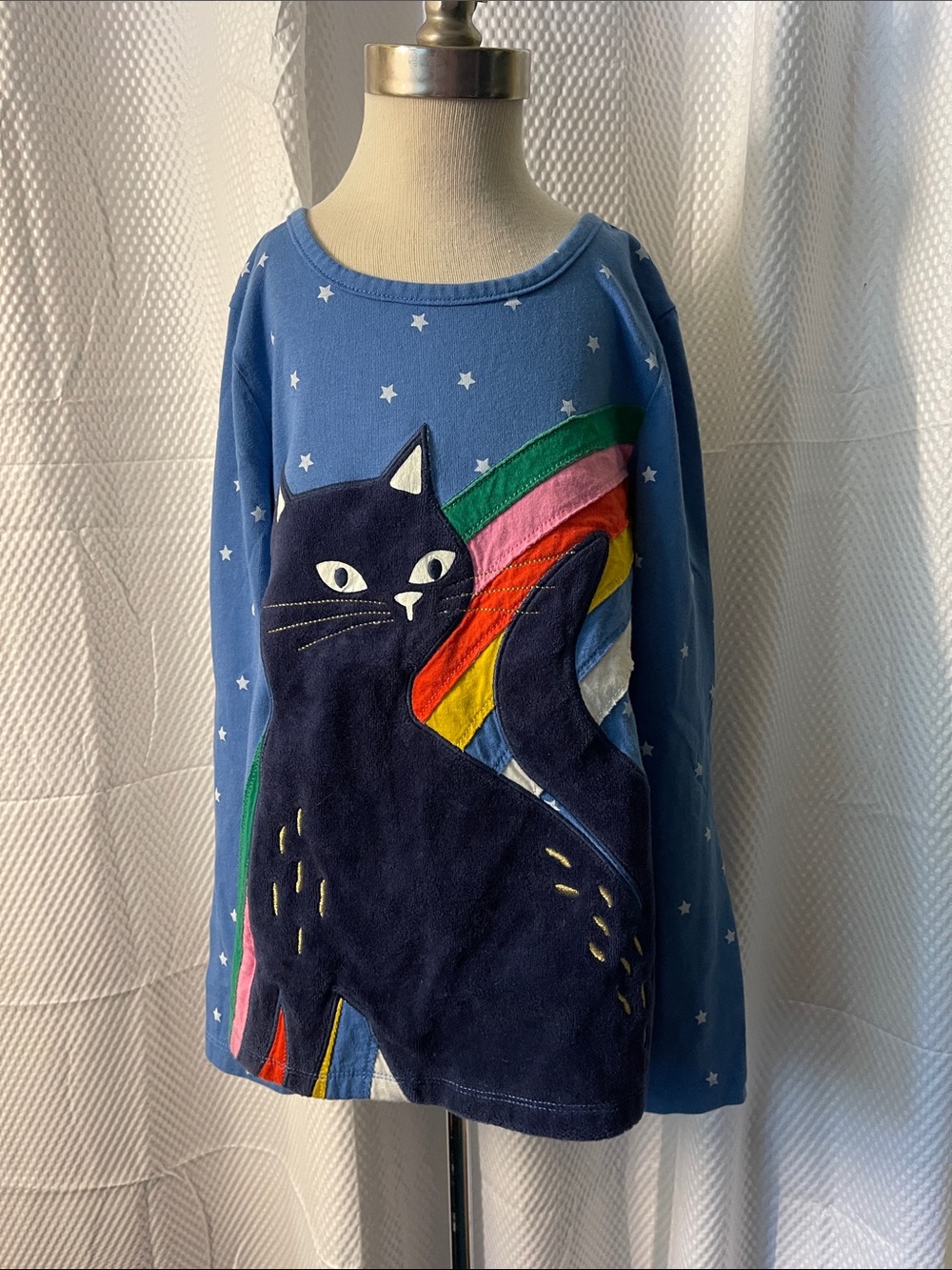 Mini Boden Blue Long Sleeve Tee with Black Cat & Rainbow Appliqué size 8-9